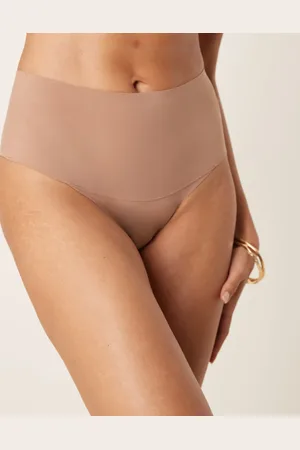 Spanx – Undie-tectable – Slip in Café au Lait