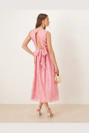 Y.A.S – Midikleid in Kaugummirosa mit Schleifendetail auf der Rückseite und Stickerei im Seil-Design