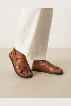 ASOS – Leder-Sandalen in Hellbraun mit überkreuzten Riemen