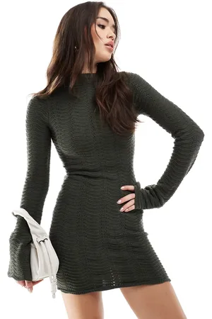 Bershka – Hochgeschlossenes Mini-Strickkleid in Khaki