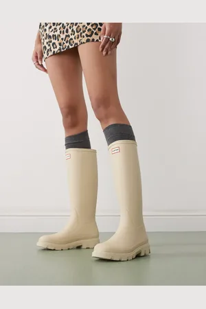 Hunter Tall – Downpour – Gummistiefel in Beige mit hohem Schaft