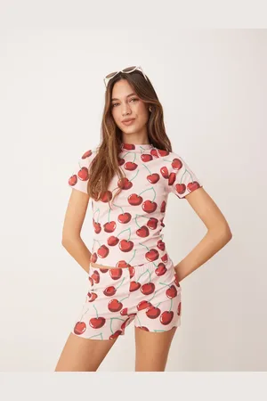 ASOS – Knapp geschnittenes Raglan-T-Shirt in Rosa mit Kirschmuster, Kombiteil