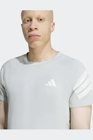 adidas – Icon – T-Shirt in Wonder Silver und Weiß mit den 3 Streifen
