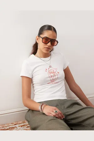Noisy May – Knapp geschnittenes T-Shirt in mit Katzen-Grafik