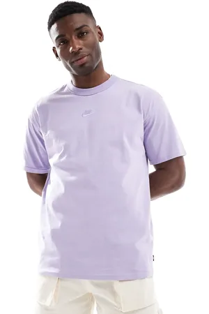 Nike – Premium Essentials – T-Shirt in Flieder