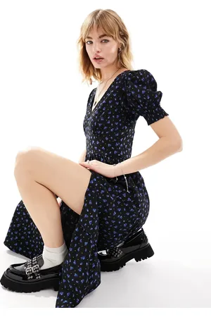 Daisy Street – Midi-Freizeitkleid in mit V-Ausschnitt und blauem Blümchenmuster