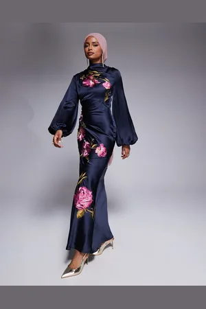ASOS – Maxikleid in mit Schrägschnitt, Blousonärmeln, Blumenstickerei und Wasserfallausschnitt