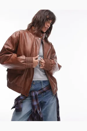 Topshop – Oversize-Bomberjacke aus Kunstleder in Hellbraun