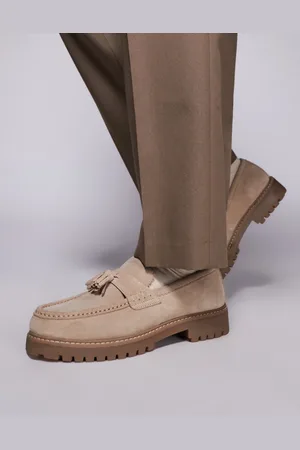 WALK LONDON – Sean – Wildleder-Loafer in Steinbeige mit Quasten