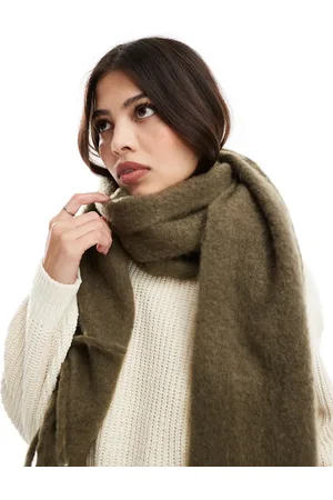 VERO MODA – Weicher Bouclé-Schal in Dunkelgrün