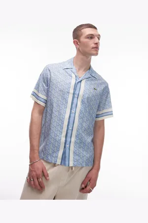 Lacoste – Kurzärmliges Hemd in mit weißem All-over-Monogramm-Print und Reverskragen