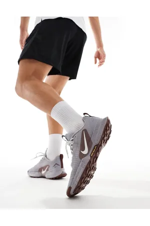 Nike – Juniper Trail 3 – Sneaker in und Burgunderrot