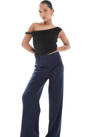 Bershka Petite – Elegante Hose in Marineblau mit hohem Bund und weitem Bein