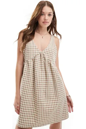 ASOS – Trapezförmiges Kleid aus Denim in Braun mit Vichy-Karos