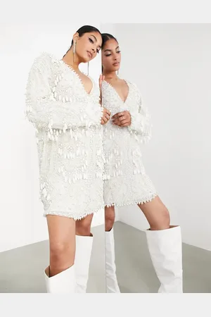 ASOS – Mini-Etuikleid mit Perlen und tropfenförmigen Perlen in Elfenbein