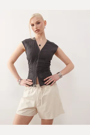 Weekday – Shorts in Beige mit elastischem Bund