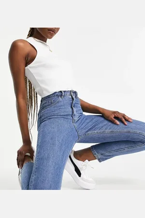 Missguided – Riot – Mom-Jeans in aus festem Material mit hohem Bund