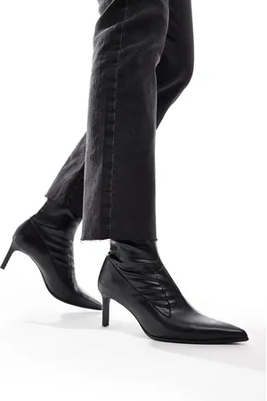 Bershka – Spitze Stiefeletten in mit Kitten-Absatz