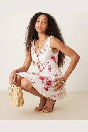 ASOS – Minikleid mit Blumenprint in Rot, V-Ausschnitt, Knopfleiste und abfallender Taillennaht