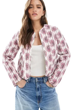 Threadbare – Baumwoll-Steppjacke mit Paisley-Print in Rosa und