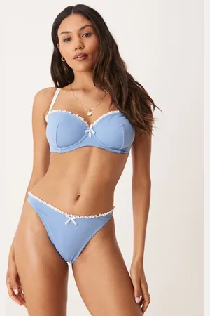 ASOS – Imogen – Bikinihose in Altblau mit weißer Rüschenkante und hohem Beinausschnitt und hohem Bund
