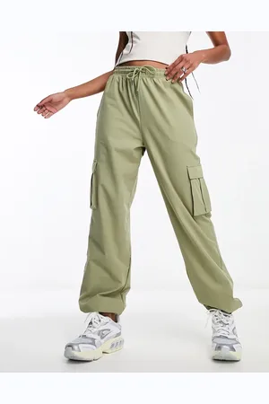 Noisy May – Cargohose in Salbeigrün mit Taschendetails