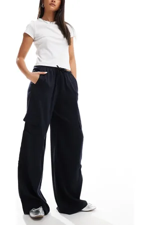Bershka – Weit geschnittene Cargohose in Marineblau mit Kordelzugbund