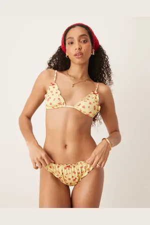 ASOS – Cherry Rose – Knappe Bikinihose in Buttermilchgelb mit Kirschblütenmuster und Kräuseldesign