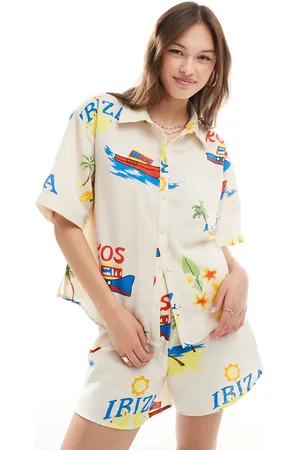 Pieces® – Kastig geschnittenes Hemd mit sommerlichem Urlaubs-Print, Kombiteil
