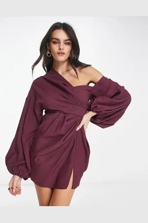 ASOS – Drapiertes, schulterfreies Minikleid in Weinrot mit Ballonärmeln
