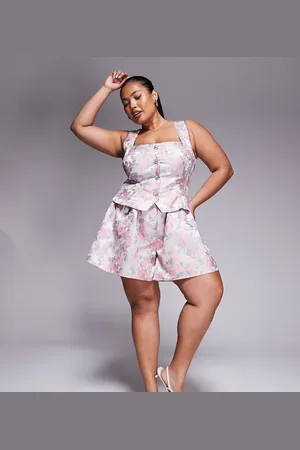 ASOS Curve – Playsuit aus Jacquard mit verzierten Knöpfen