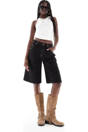Bershka – Weite Longline-Shorts in Schwarz mit Kontrastnaht