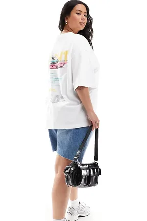 ASOS ASOS DESIGN Curve – Boyfriend Fit T-Shirt in mit „Yacht“-Grafik auf der Rückseite