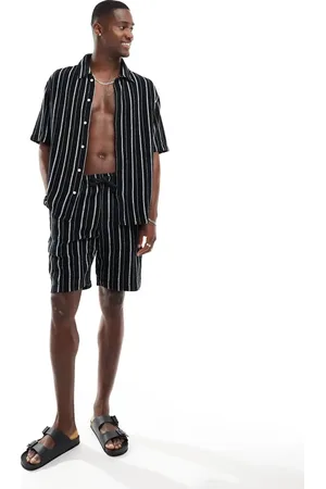 Bershka – Strukturierte Shorts in gestreiftem , Kombiteil