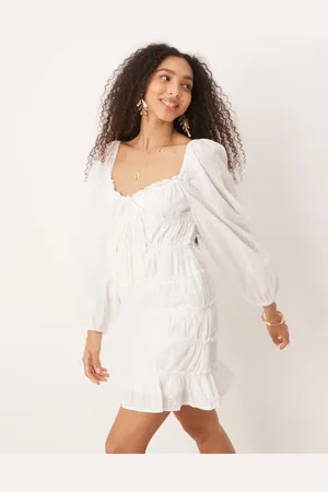 Gina Tricot – Langärmliges Minikleid in mit Herzausschnitt und Lochstickerei