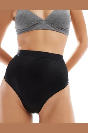 Spanx – Invisible – Leichter, formender Tanga in