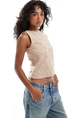 ASOS – Asymmetrisches Tanktop in Cremeweiß mit floraler Struktur und durchgehender Knopfleiste
