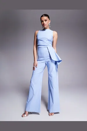 Vesper – Hochgeschlossene Bengaline-Jumpsuit in Babyblau mit seitlicher Drapierung und weitem Bein