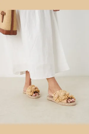 ASOS – Jovie – Espadrilles-Mules in Natur aus Bast mit Pompom-Details