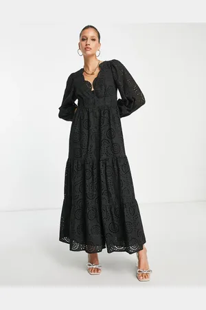 ASOS – Maxikleid in mit Lochmuster, Knopfleiste und Bogenkante