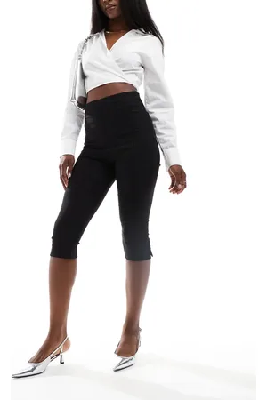 ASOS – Bengaline-Caprihose mit monochromen Streifen