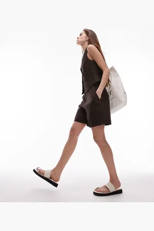 & OTHER STORIES – Minimalistische Bermudashorts aus Leinen in Dunkelbraun