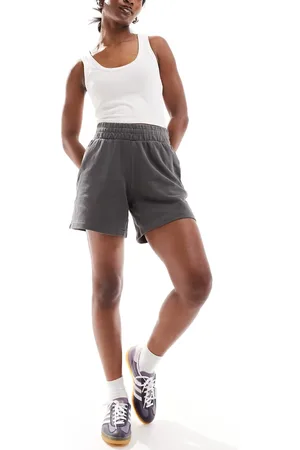 adidas – Essentials – Jersey-Shorts in verwaschenem