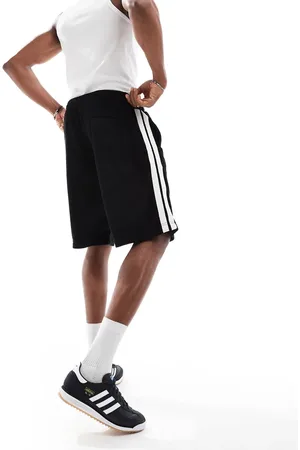 JACK & JONES – Frottee-Shorts in mit Seitenstreifen