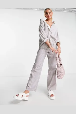 Pieces® – Hose in Lila gestreift mit weitem Bein