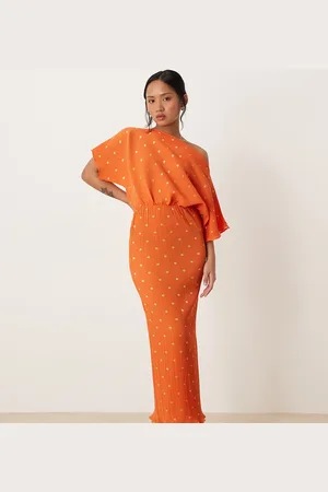 Never Fully Dressed Petite – Tilly – Plissiertes Maxikleid in -Metallic