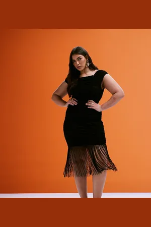 ASOS ASOS DESIGN Curve – Midikleid in mit Struktur, asymmetrischem Ausschnitt und Fransensaum