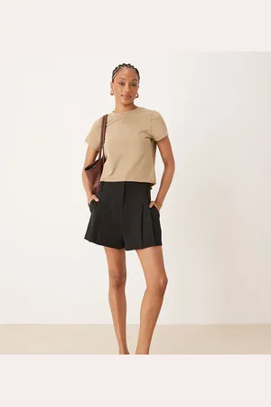 ASOS Tall – Elegante Shorts in mit hohem Bund und Gürtel
