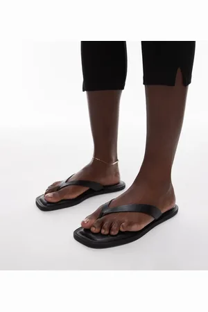 ARKET – Klobige Zehenstegsandalen aus Leder in