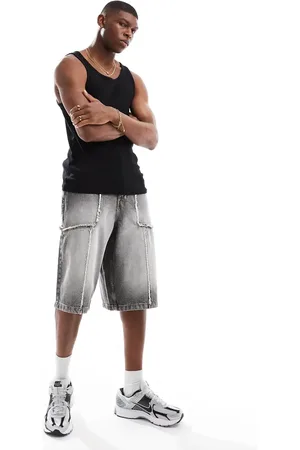 Bershka – Skater-Jeansshorts in verwaschenem mit Used-Details